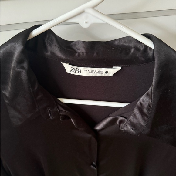 Zara black dress. Silky size XL. Wore once. Excellent condition - Picture 2 of 4